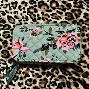 NWOT Vera Bradley Quilted Floral Double Zip Phone Wallet - Sage Green with Pink